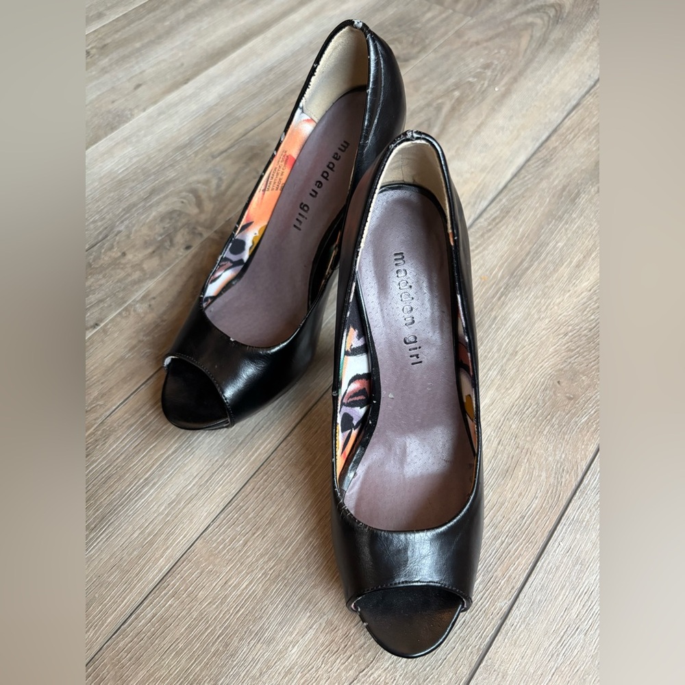 ‼️SALE‼️Madden Girl Black Peep Toe Pumps